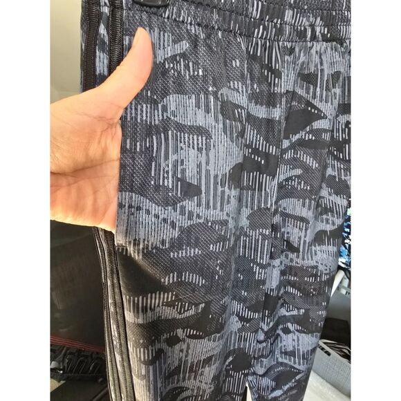 Black/Gray Adidas Joggers Athletic Pants with pockets Size L (14/16) - EUC - Picture 10 of 11